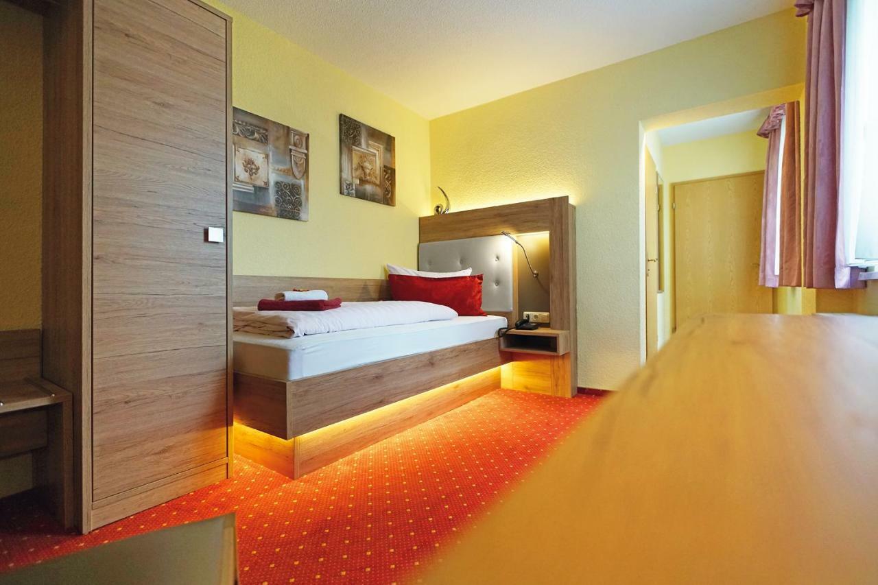 Und Restaurant Buehlhaus Hotel 3*